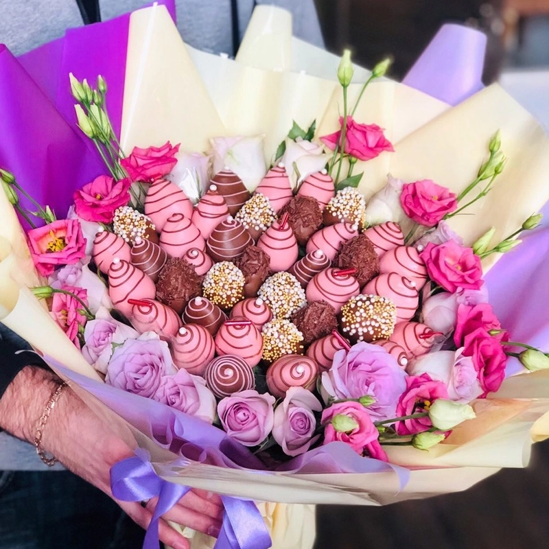 Букет из клубники Фиолка